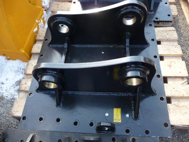 Adapterplatte Festanbau (Bolzen-Bolzen) KOMATSU PC-240, Festanbau 80-80, gebohrt für MB Meccanica Breganzese BF 90.3
