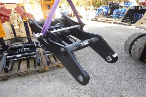 Vollhydraulischer SW-Adapter (Schnellwechsler) für Pendelgreifer-Aufnahme OILQUICK OQ 70