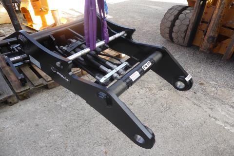 Vollhydraulischer SW-Adapter (Schnellwechsler) für Pendelgreifer-Aufnahme OILQUICK OQ 80